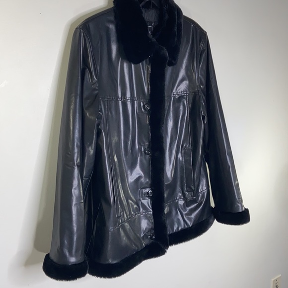 Outbrook | Y2K black vinyl and faux fur aviator jacket Size L - Picture 3 of 9